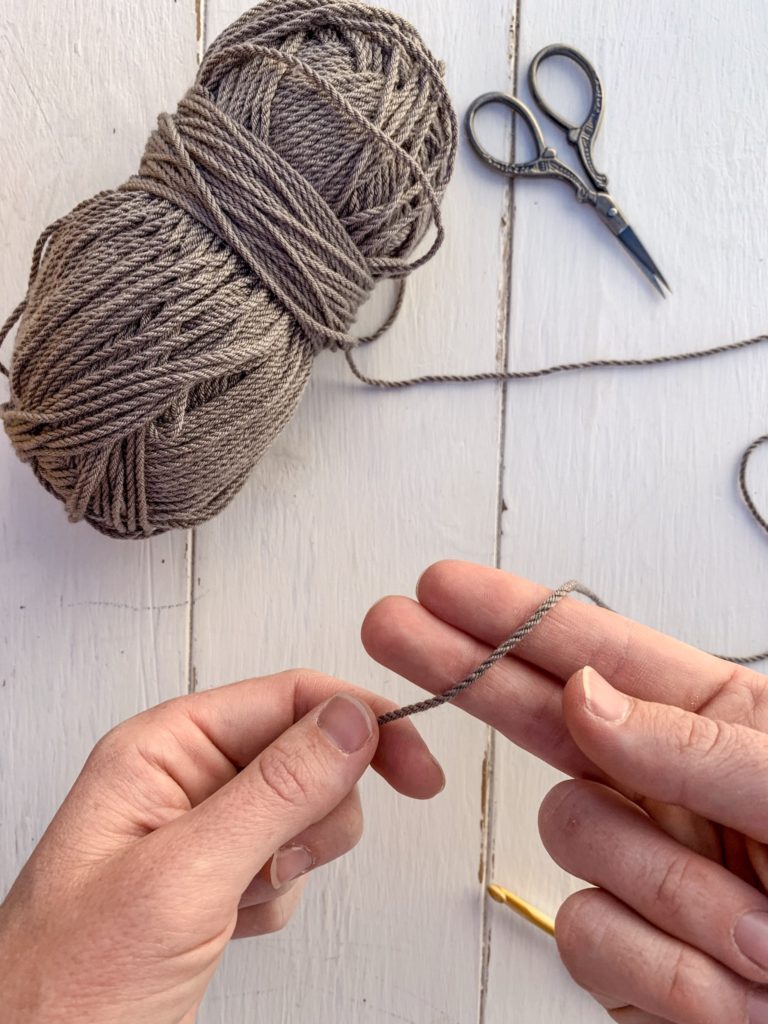 A Beginners Guide To Crocheting How To Make A Slip Knot