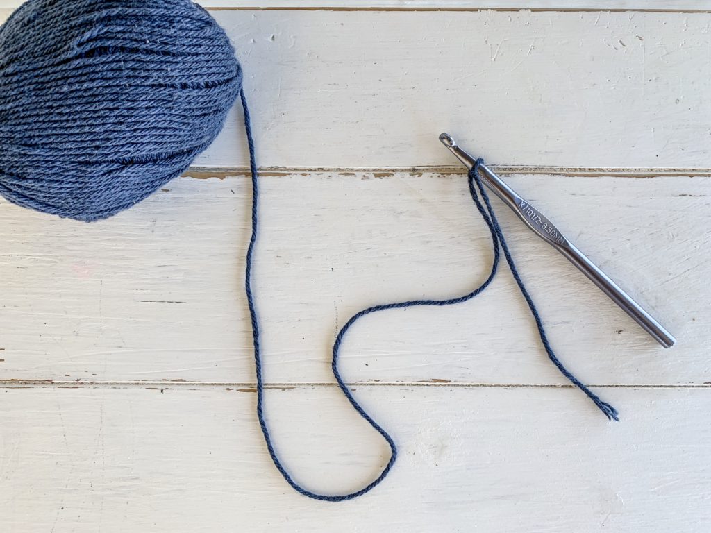 A Beginners Guide To Crocheting: How To Hold Your Yarn & Hook. - She's ...