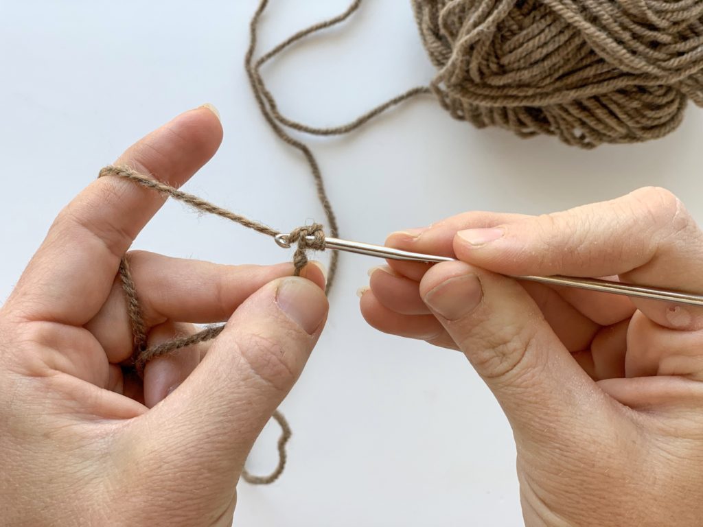 A Beginners Guide To Crocheting How To Create A Foundation Chain